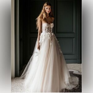 Berta Muse Irma Wedding Dress Size 6